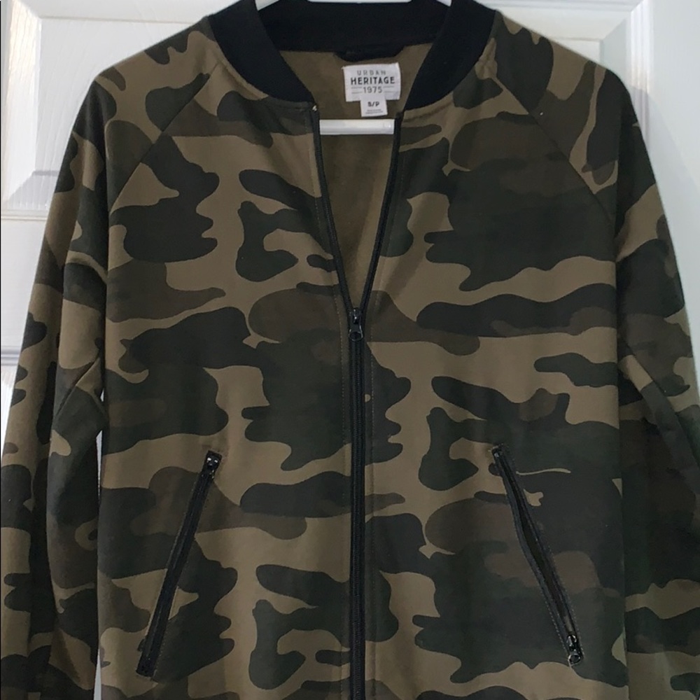 camo zip up